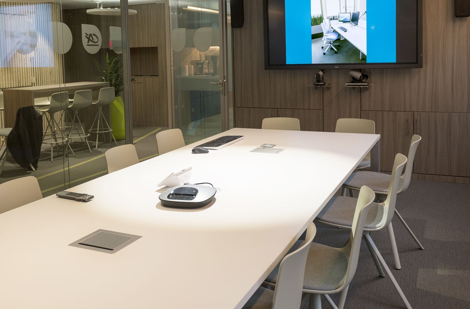 Grande table de réunion