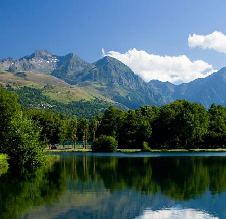 Paysage lac dans les montagne