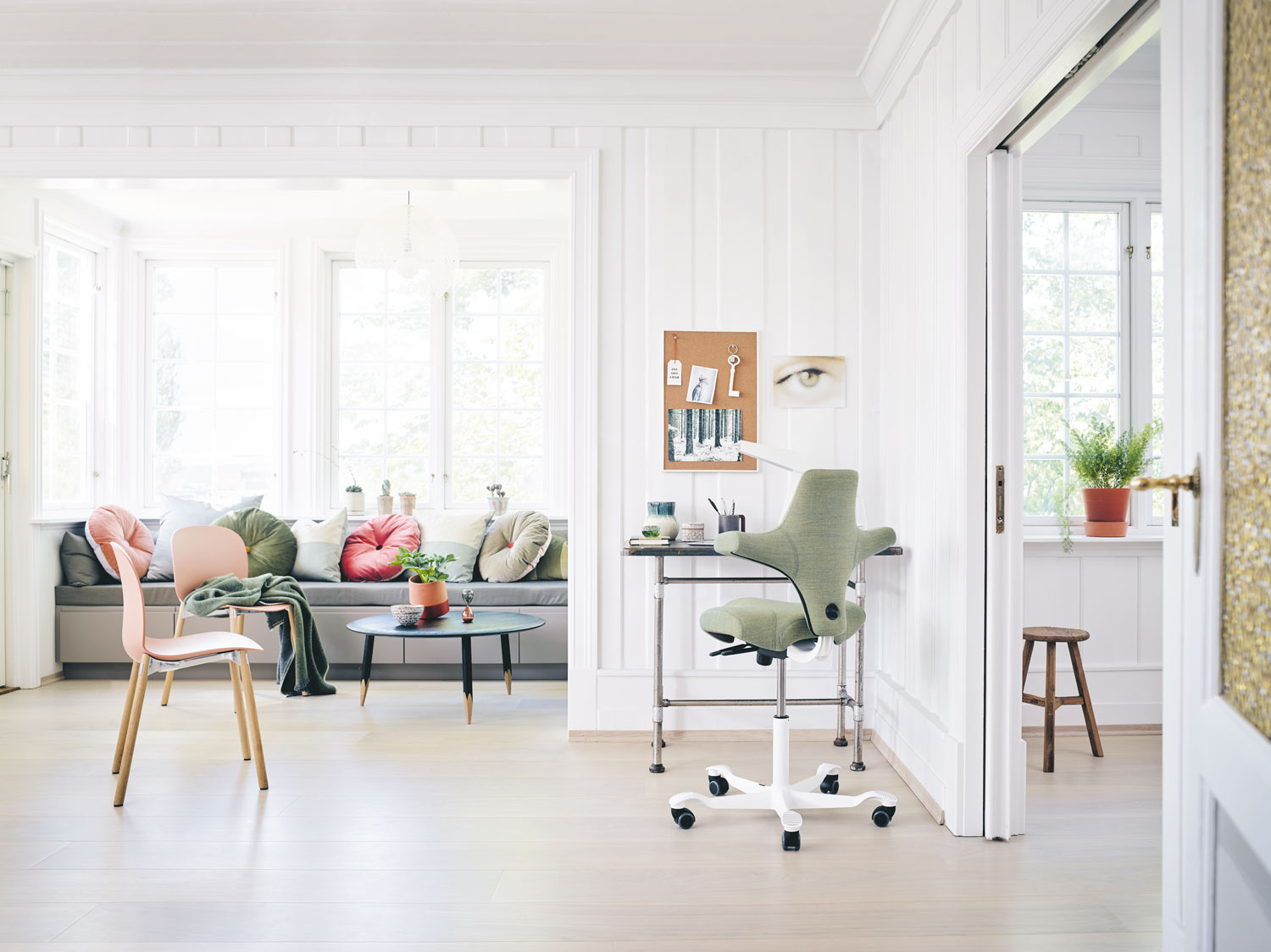 fauteuil de bureau et salle de pause